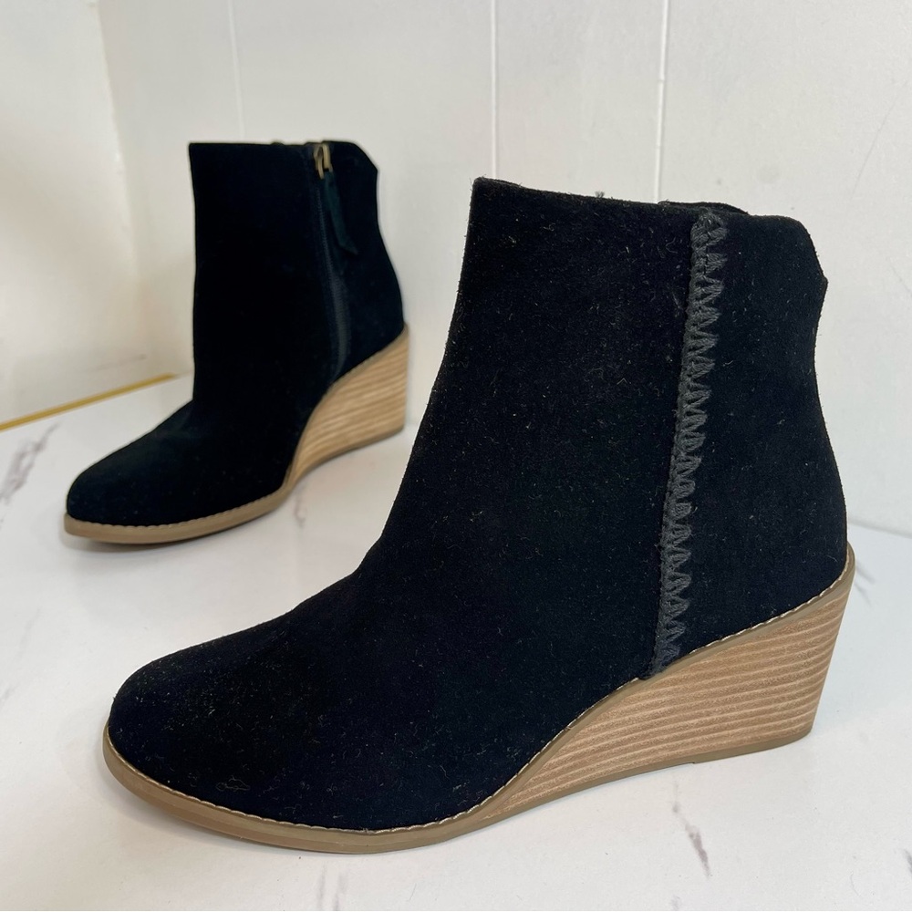 TOMS Joanna Black Leather Wedge Ankle Boots- Women's Size 7.5